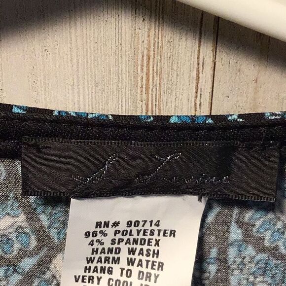 Blouse by S Levine Beautiful sparkling blue and green rhinestone Size small￼￼ - Picture 5 of 6